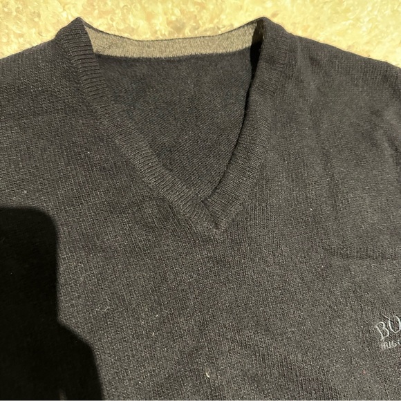 Hugo Boss Wool Vest Made in Italy - Picture 10 of 13